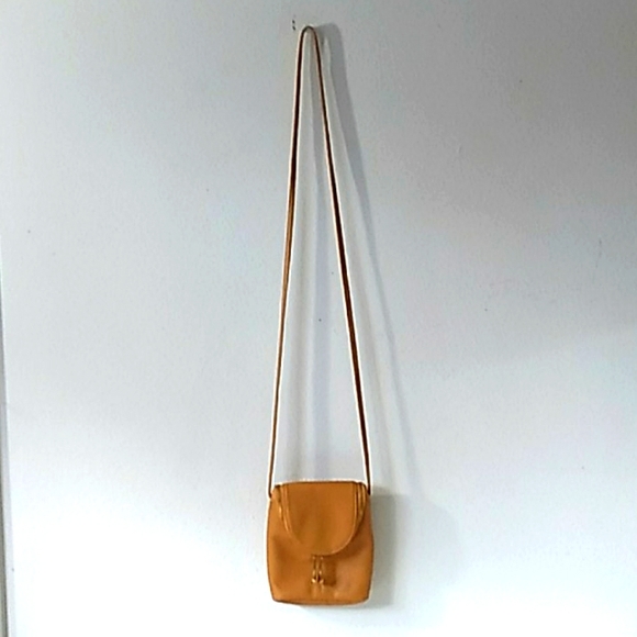 HOBO Handbags - Authentic Mustard Hobo Zippered Crossbody Purse